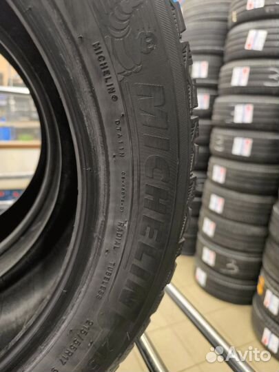 Michelin X-Ice North 4 215/55 R17