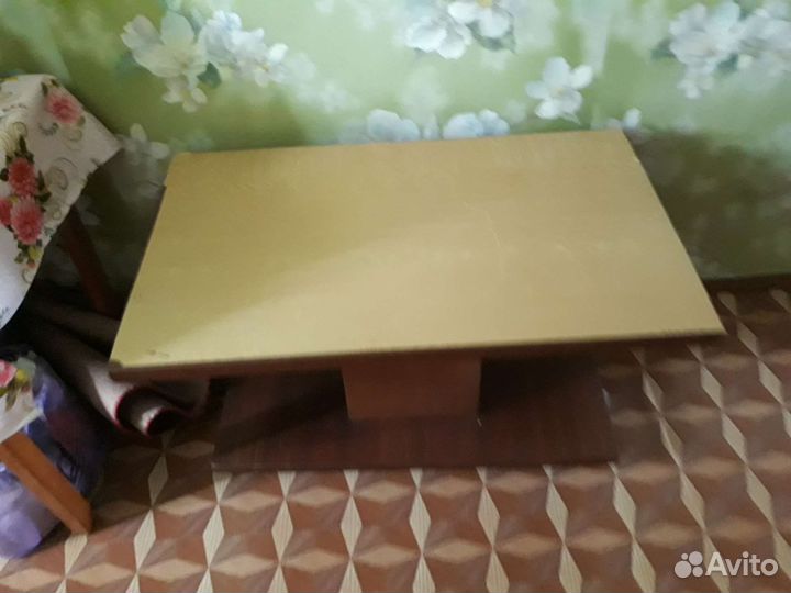 Журнальный столик на колесах бу