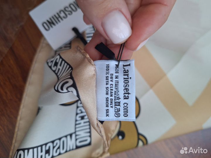 Moschino платок оригинал шёлк