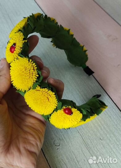 Ободок из одуванчиков