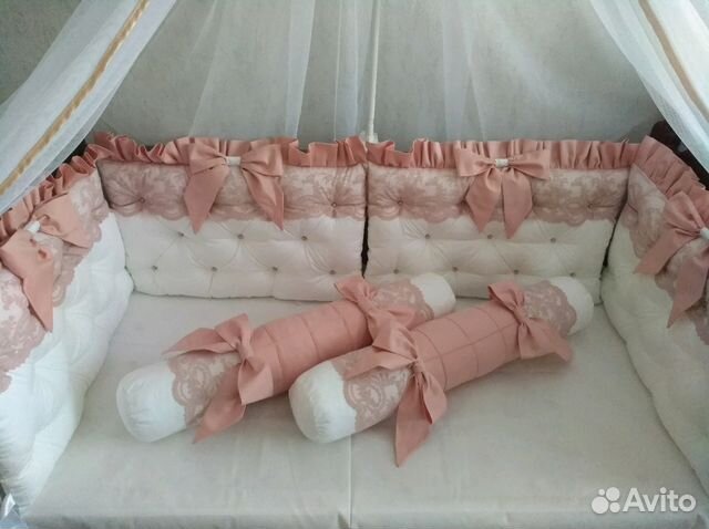 Бортики в кроватку на три стороны и два валика на