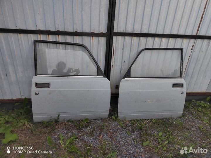 Дверь перед правая + стекло ваз 2105
