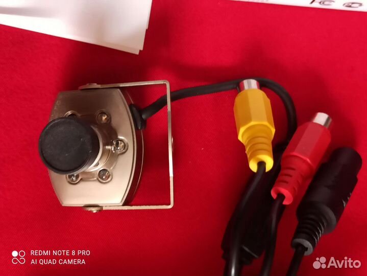 Миниатюрная цветная видеокамера 