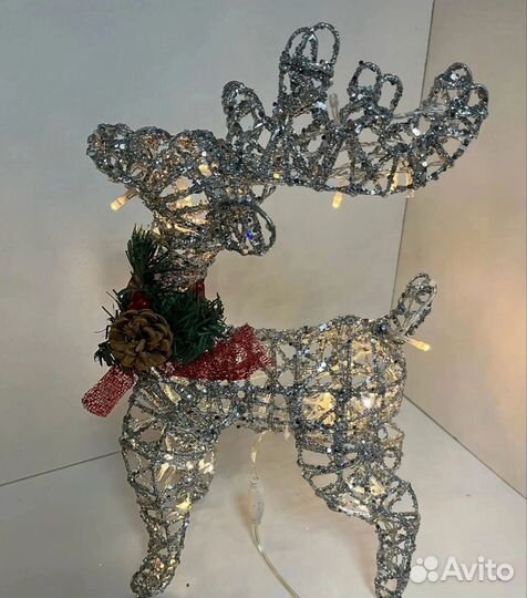 Новогодний олень светящийся