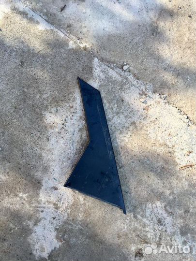 Угловая Накладка задней левой Двери Kia K5