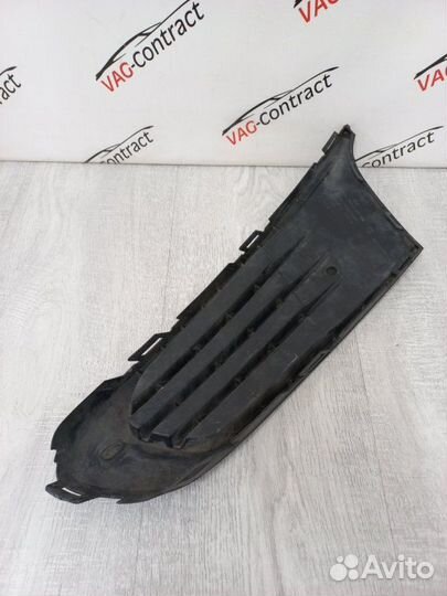 Решетка в бампер передняя правая Volkswagen Polo