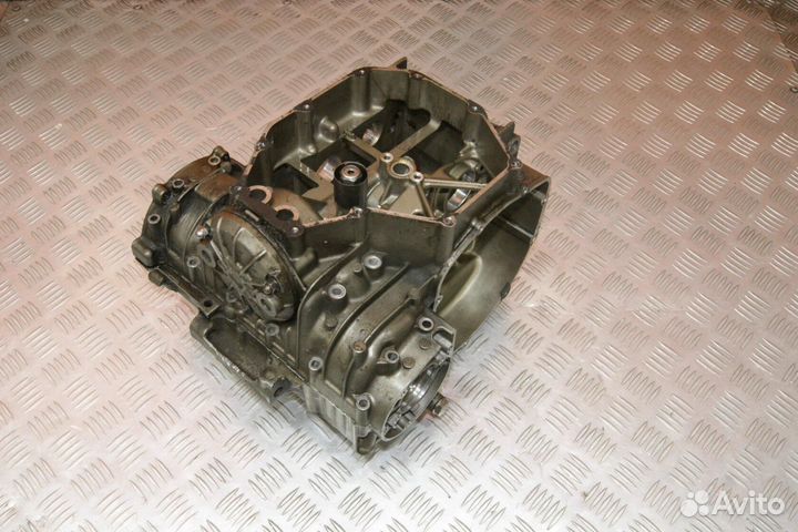 Картер (блок двигателя) Suzuki Bandit 250-1