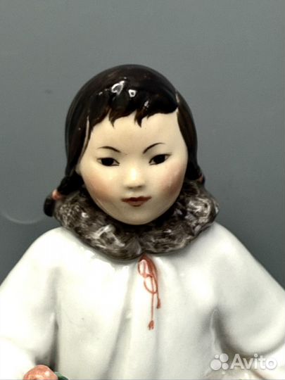 Статуэтка Якутка с цветком лфз