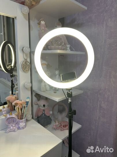 Кольцевая лампа со штативом