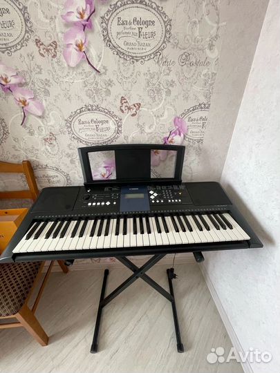 Синтезатор yamaha psr e333 в идеальном состояни