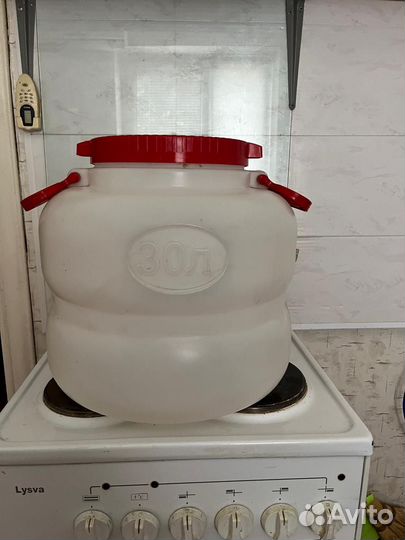 Канистры пластиковые 30л 20л 15л под воду бу