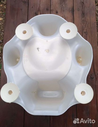 Детский стульчик в ванну на присосках