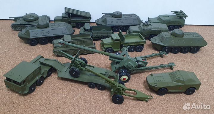 Подборка моделей военной техники СССР игрушки