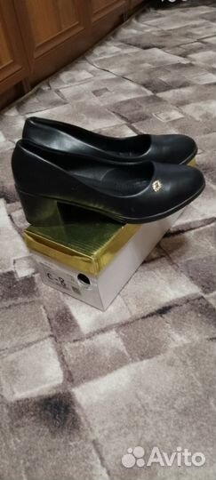 Туфли женские 39 размер черные