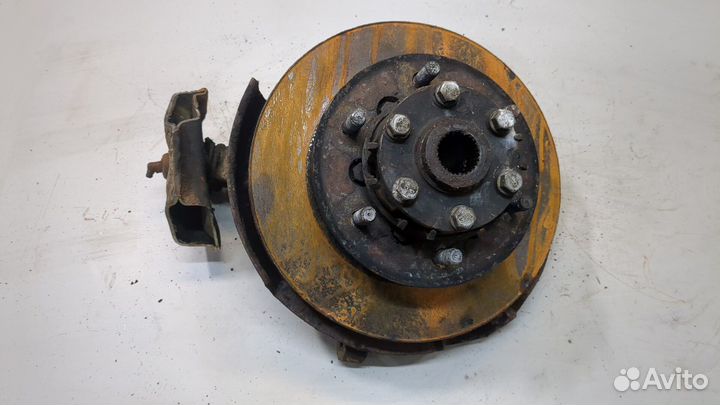 Ступица (кулак, цапфа) левая передняя Mitsubishi Pajero, 1993