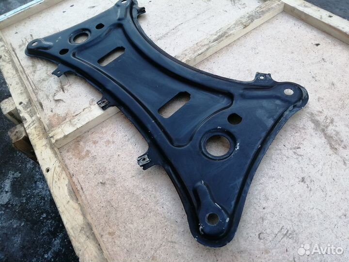 Пластина жесткости передняя BMW X4 F26 X3 F25