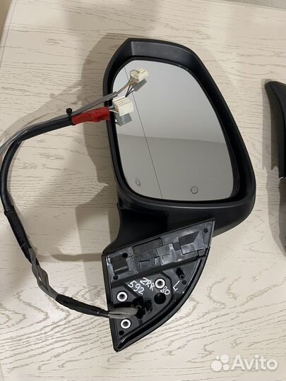 Зеркало боковое левое toyota voxy