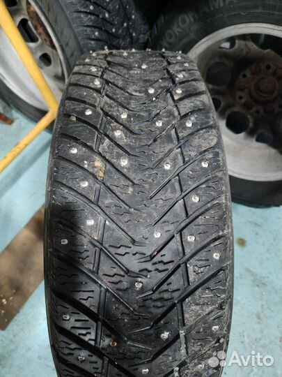 Yokohama Ice Guard IG65 215/65 R16