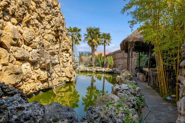 Дом 420 м² на участке 16 сот.