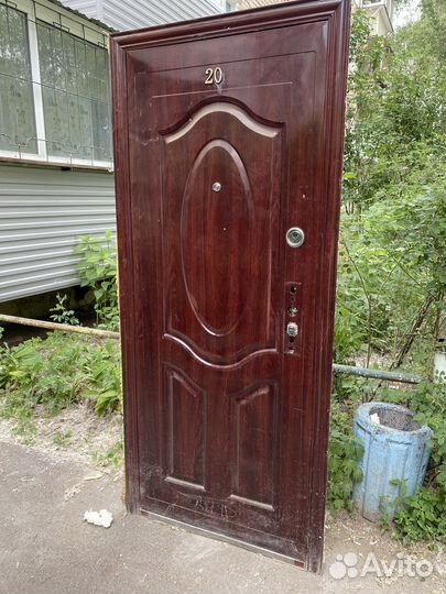 Металлическая дверь 860 бу