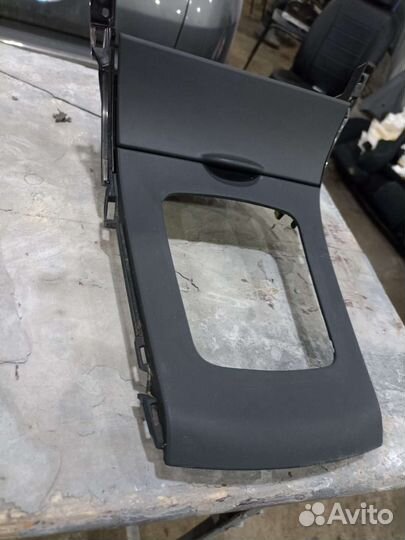 Накладка кулисы МКПП Toyota Corolla 150 06-12г