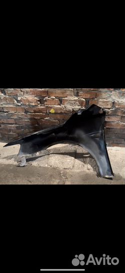 Крыло переднее правое