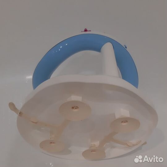 Стульчик для купания на присосках