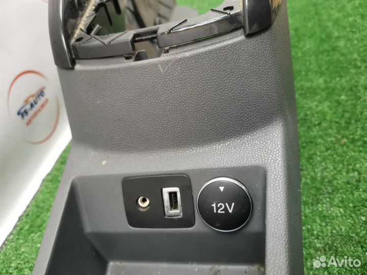 Консоль между сидений Ford Ecosport 1.5 2015