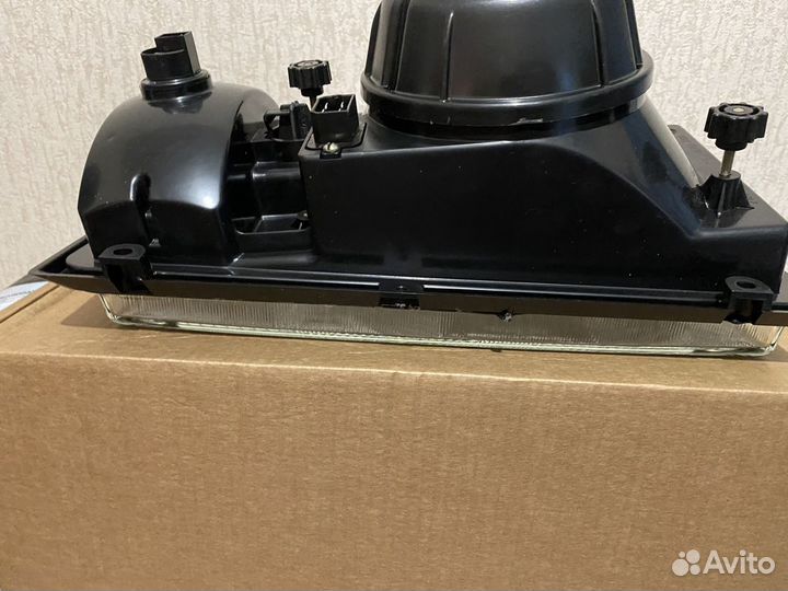 Блок-фара левая 2107 освар (белый указ. поворота)