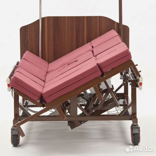 Медицинская кровать для инвалидов