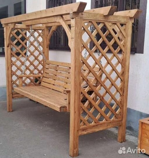 Садовая качеля из дерева