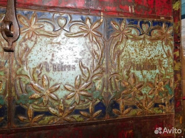 Уникальный, антикварный, красивый сундучок Р.И