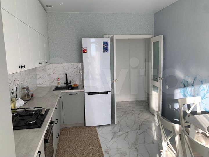 2-к. квартира, 60 м², 3/6 эт.