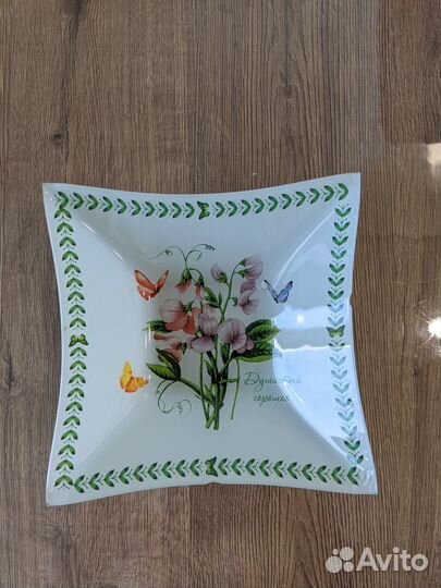 Вазы для фруктов, тарелки