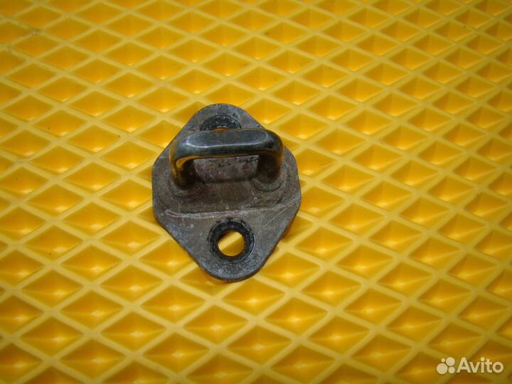 Петля замка багажника Lexus RX 300 Лексус