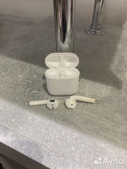 Airpods 1 поколения 2016