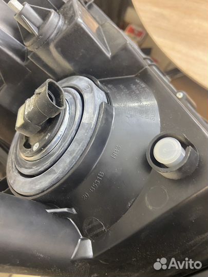 Фара правая toyota rav4 30