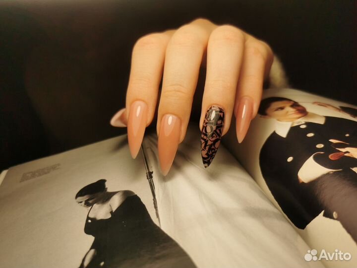 Наращивание ногтей