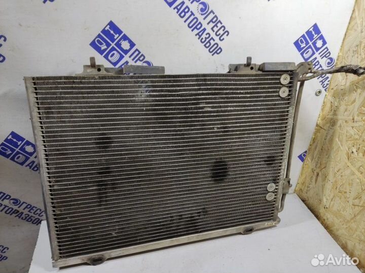 Радиатор кондиционера Mercedes-Benz W202 седан 1.8