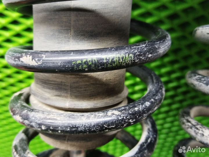 Задние стойки Mitsubishi carisma