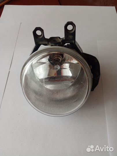 Противотуманная фара toyota 81220-02160