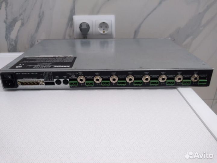 Микшер Shure SCM810E