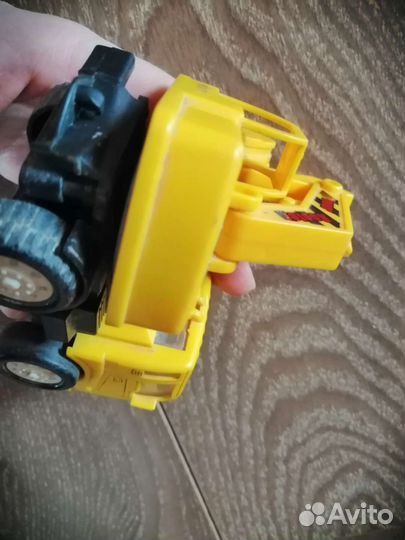 Игрушка грузовик и экскаватор
