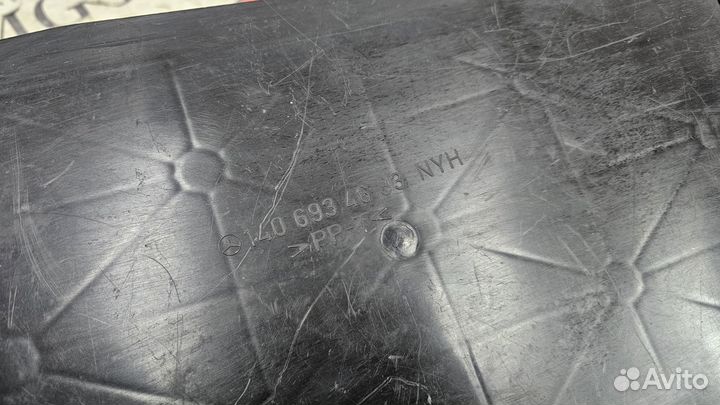 Накладка багажника Mercedes-Benz W140