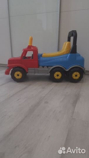 Автомобиль каталка для дома и улицы полесье