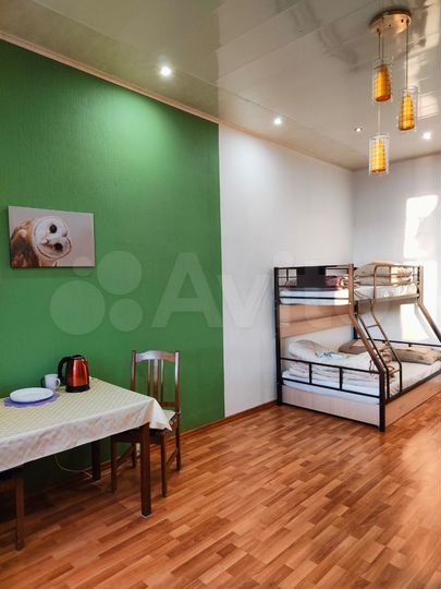 3-к. квартира, 100 м², 2/5 эт.