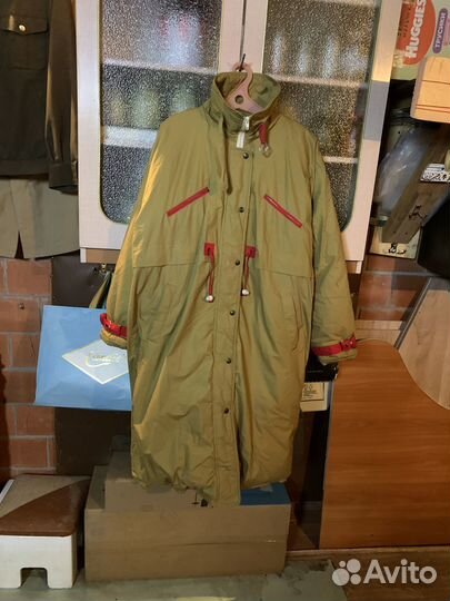 Пальто-пуховик жен. из полиэстера желтого цвета 58