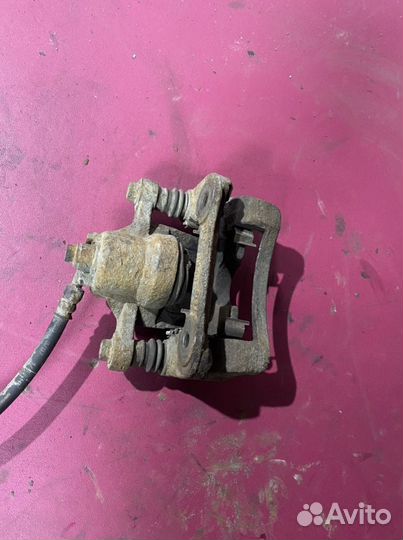 Тормозной суппорт задний Kia Ceed ED 2007-2012