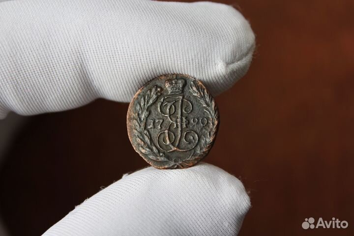 Полушка 1790 год рельеф Екатерина 2 в Твери