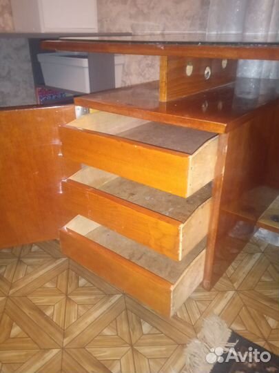 Письменный стол для школьника